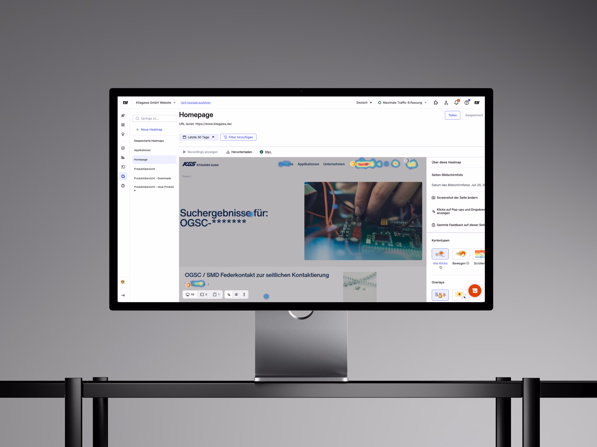Laptop mit Formular-Analyse: Klickpfade und Abbruchstellen im UX-Check