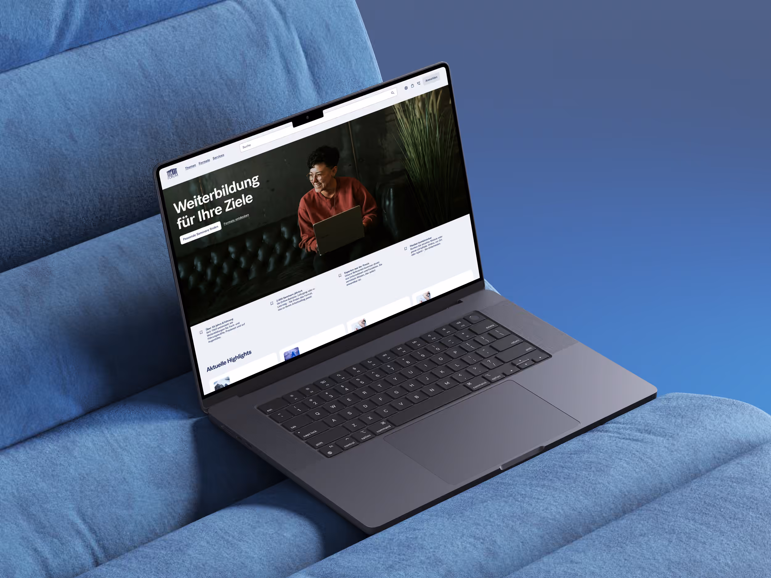 Monitor mit Website-Baukasten: Struktur und Design im Relaunch-Prozess